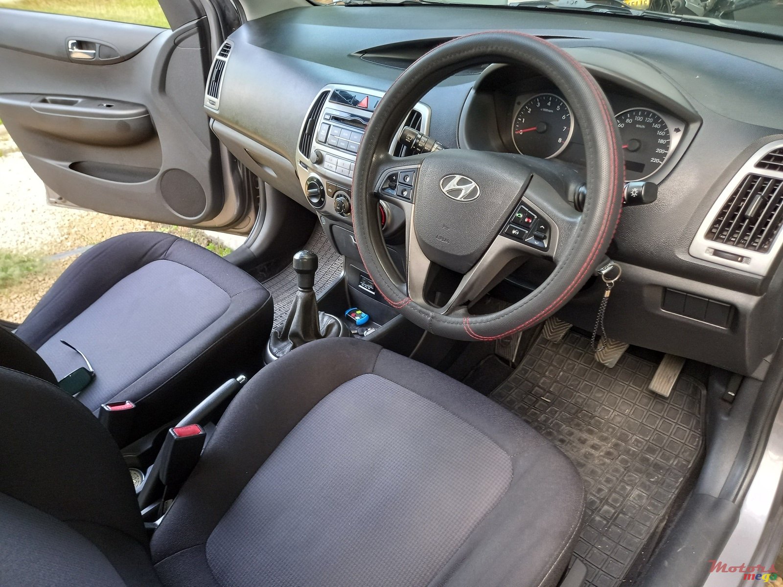 2014' Hyundai i20 Manual photo #6