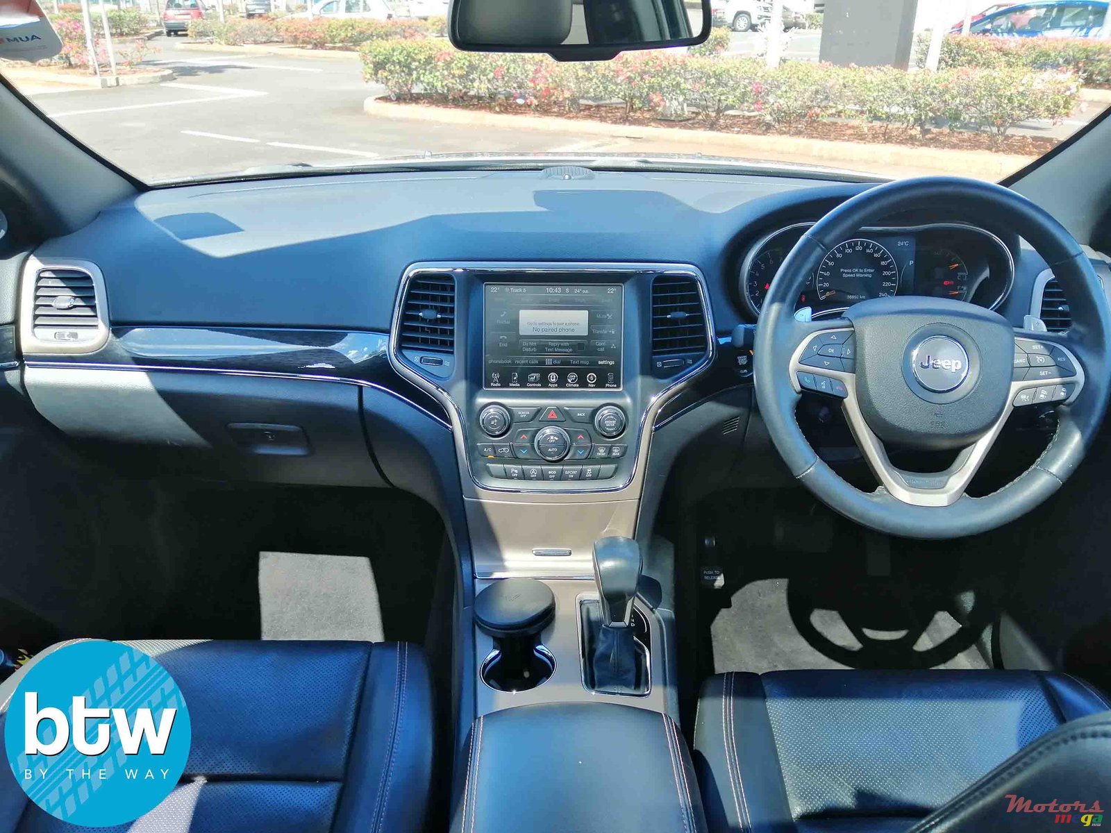 2018' Jeep Grand Cherokee photo #6