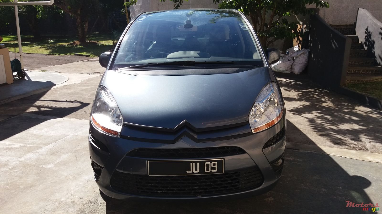 2009' Citroen C4 Picasso photo #1