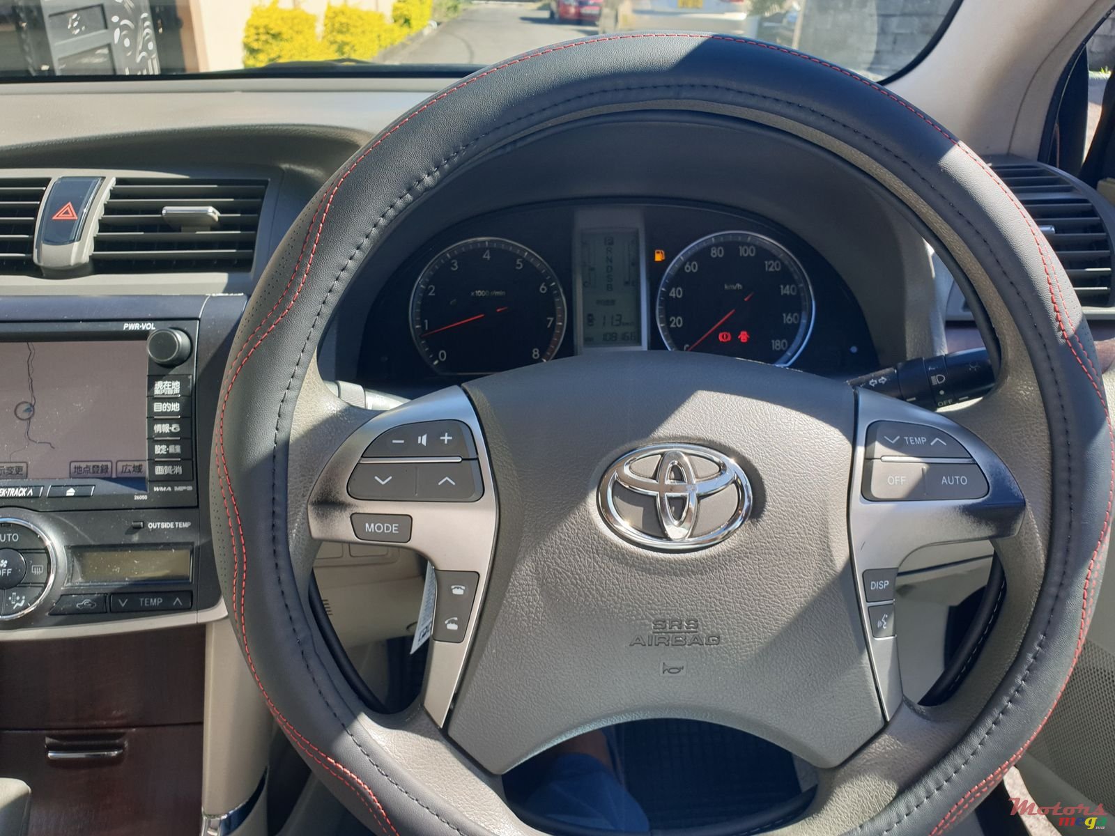 2011' Toyota Premio Japan photo #3