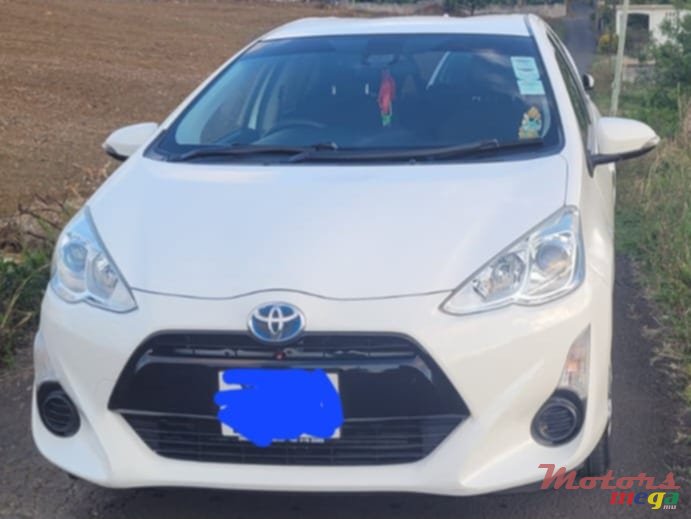 2020' Toyota Vitz photo #1