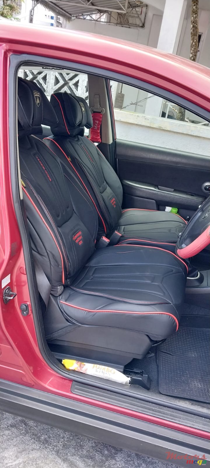 2010' Nissan Tiida photo #5