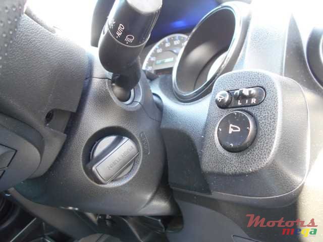 2013' Toyota Aurion aqua hybrid photo #1