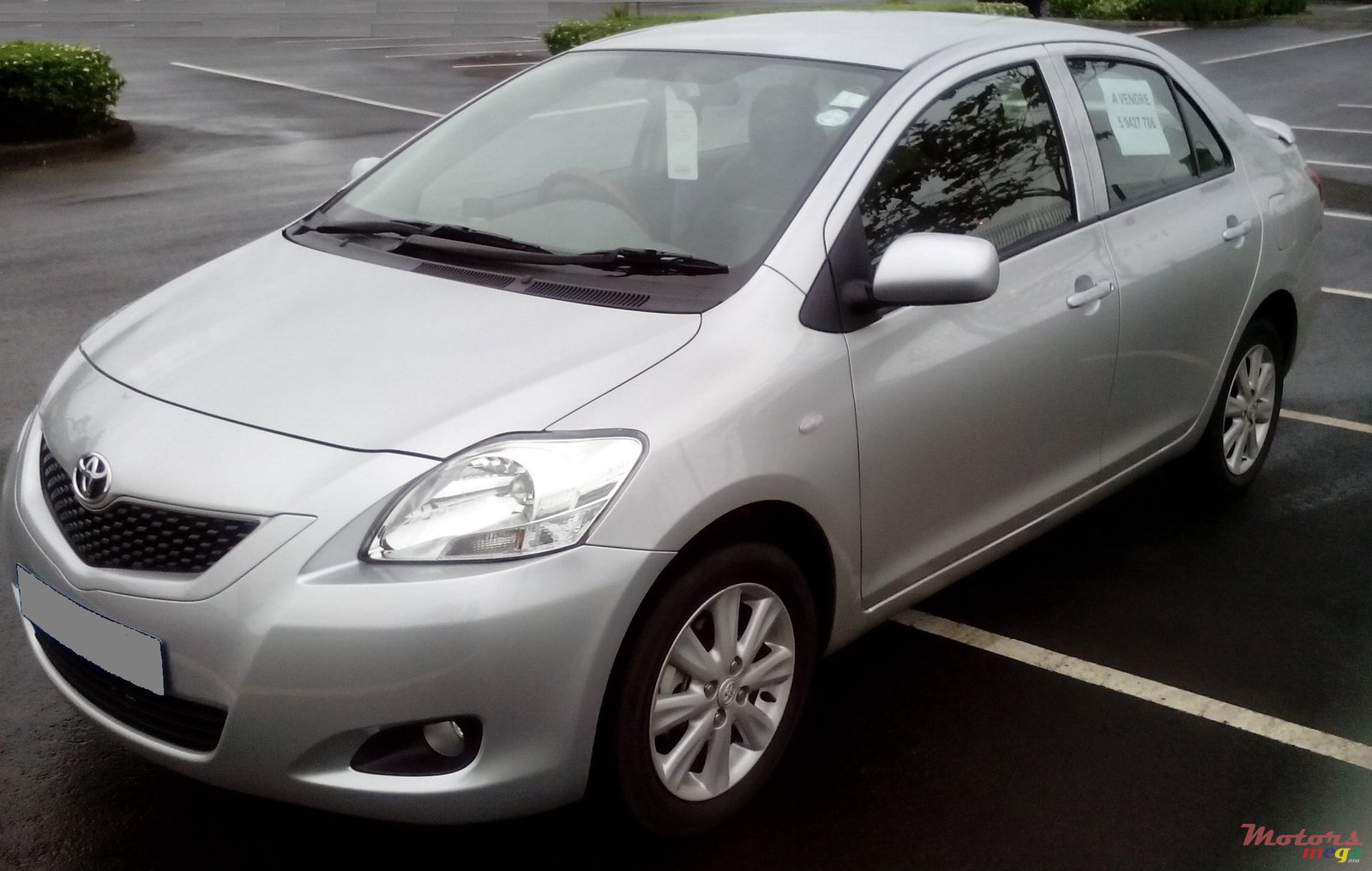 2012' Toyota Yaris photo #1