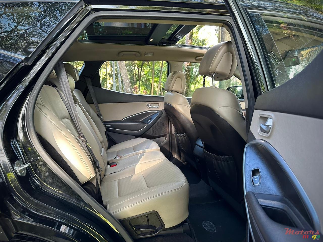 2014' Hyundai Santafe 7 seater photo #5