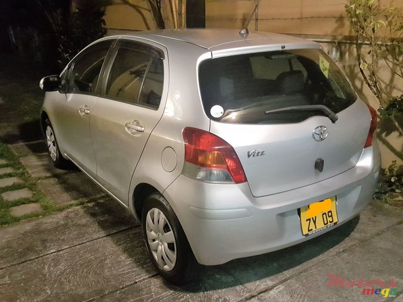 2009' Toyota Vitz Keyless photo #2