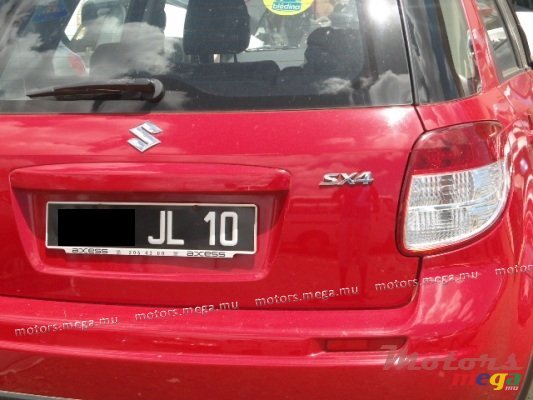 2010' Suzuki SX4 photo #1