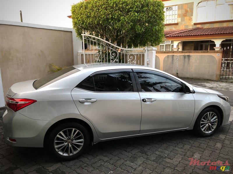 2016' Toyota Corolla Altis photo #6