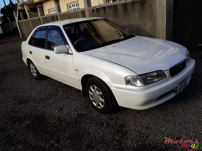 2000' Toyota Corolla photo #2