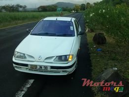 1998' Renault Megane photo #1