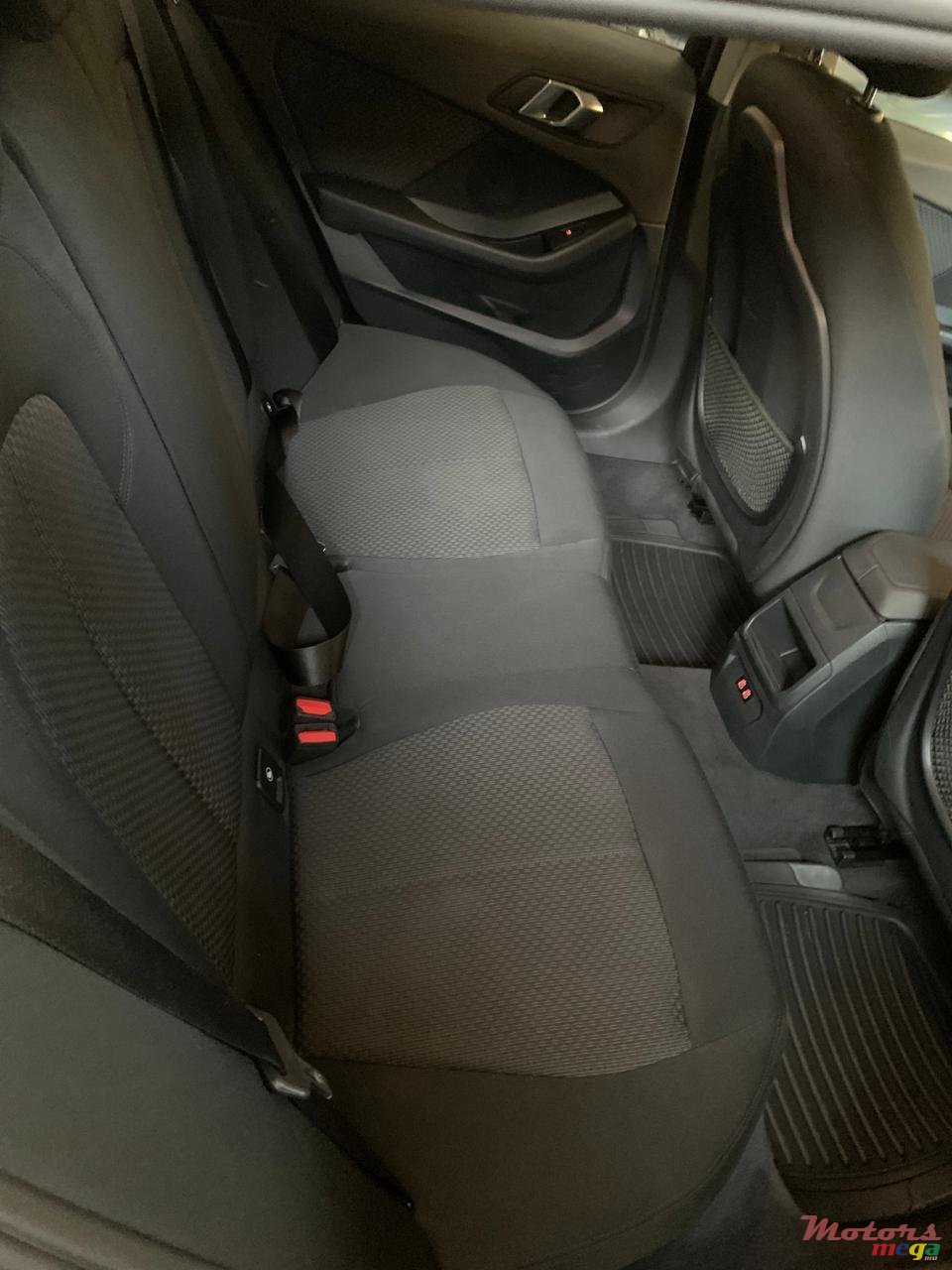 2020' BMW 118 photo #5