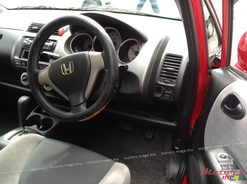 2005' Honda Fit photo #4