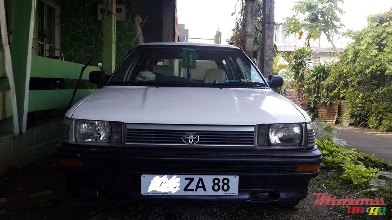 1988' Toyota Corolla photo #2