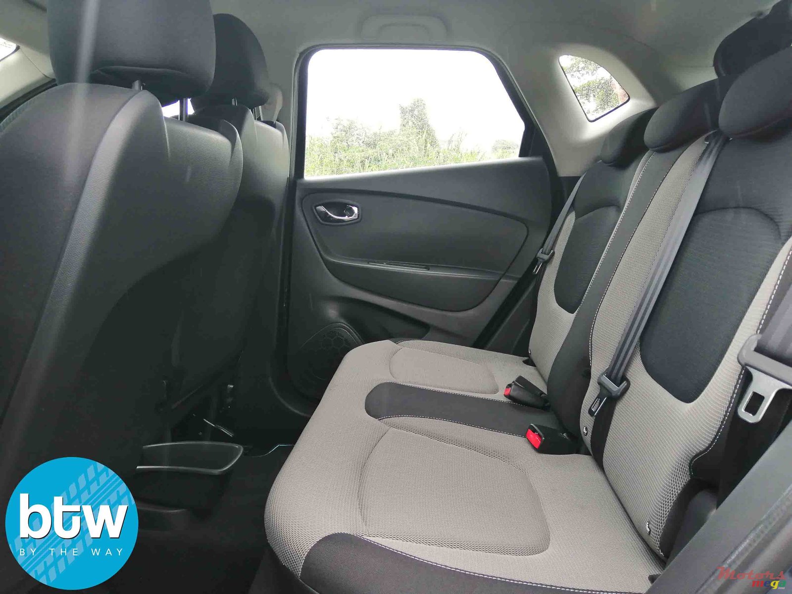 2015' Renault Captur 1.2 Turbo photo #3