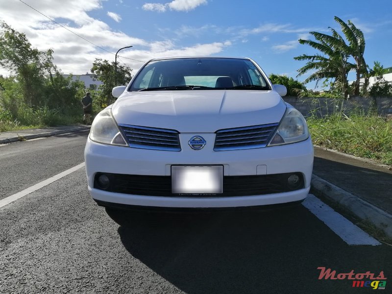 2006' Nissan Tiida photo #1