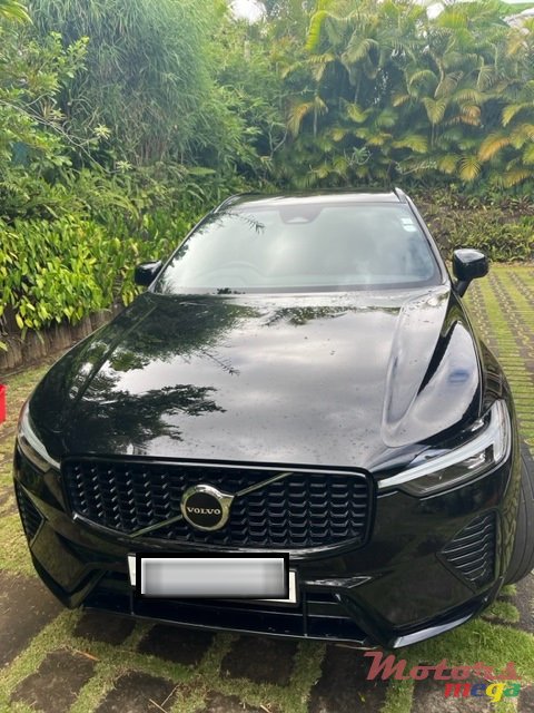 2021' Volvo XC60 photo #1