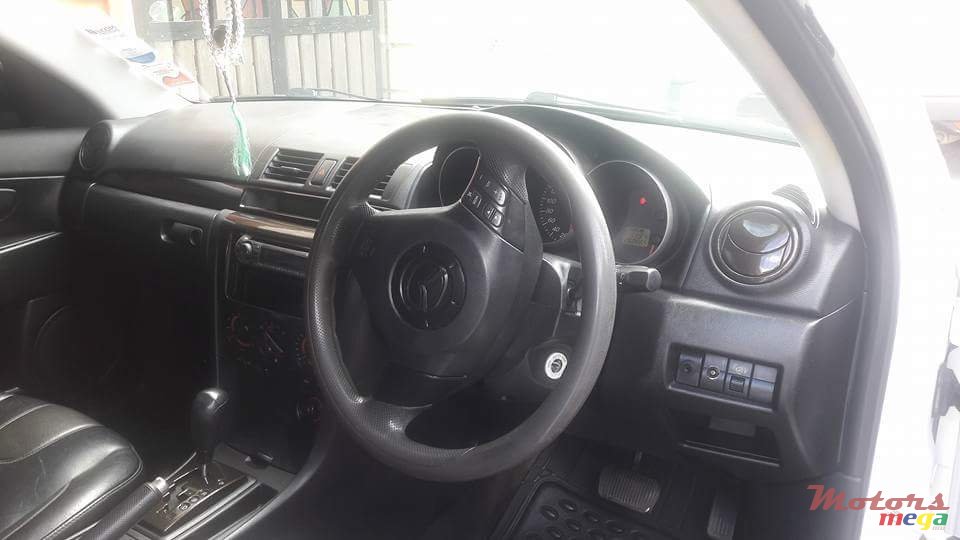2004' Mazda photo #5
