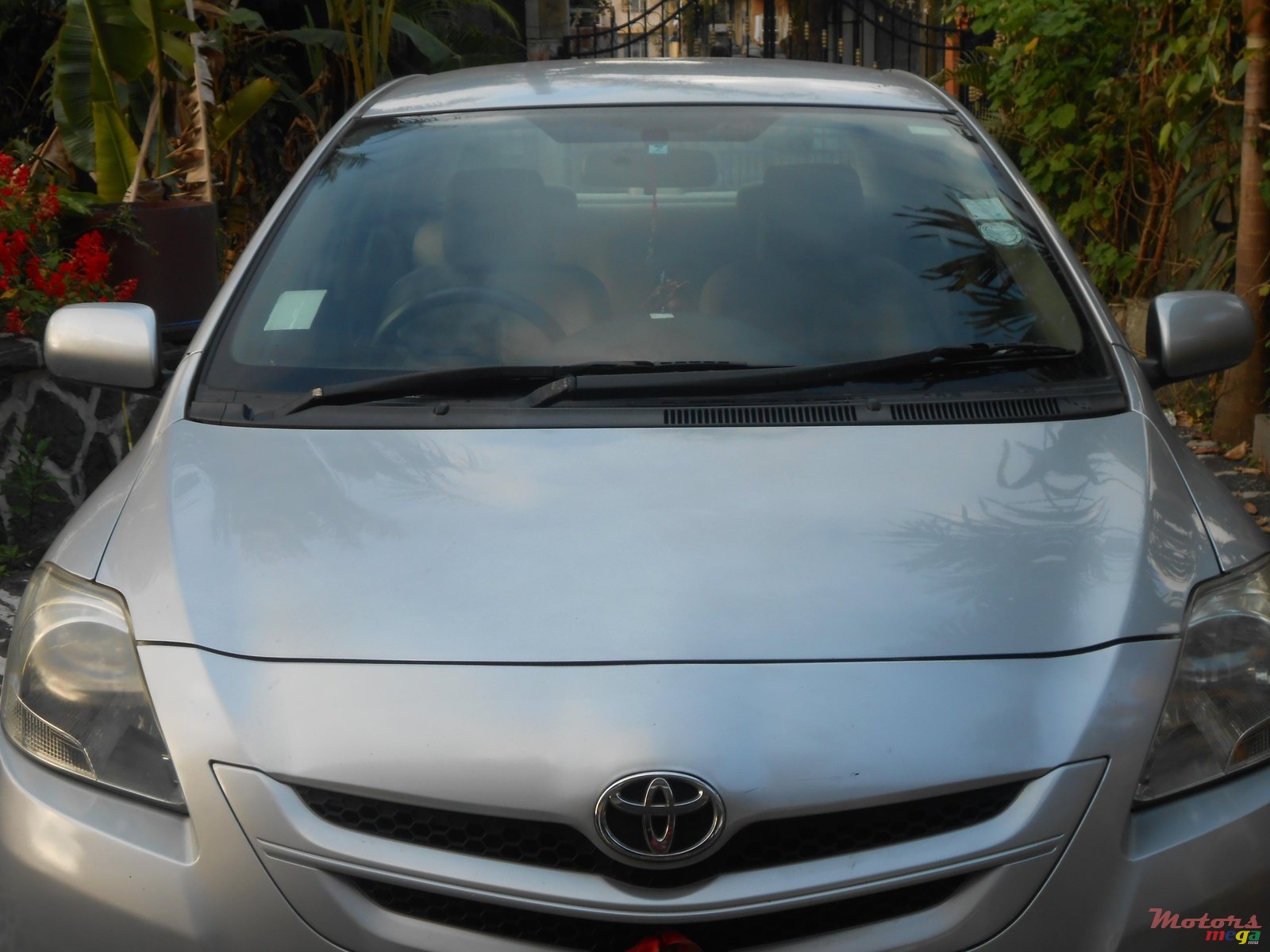 2006' Toyota Yaris Belta photo #1