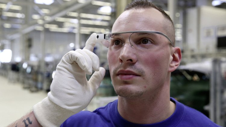 Volkswagen Using 3D Smart-Glasses at Wolfsburg Plant