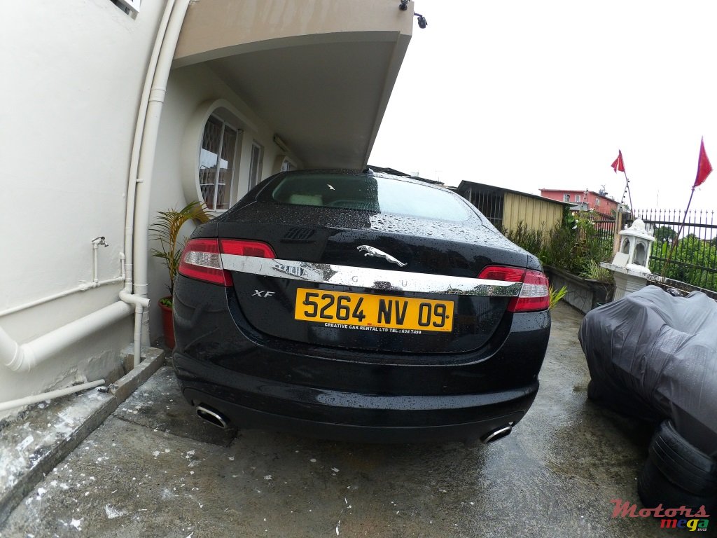 2009' Jaguar XF Exclusive photo #2