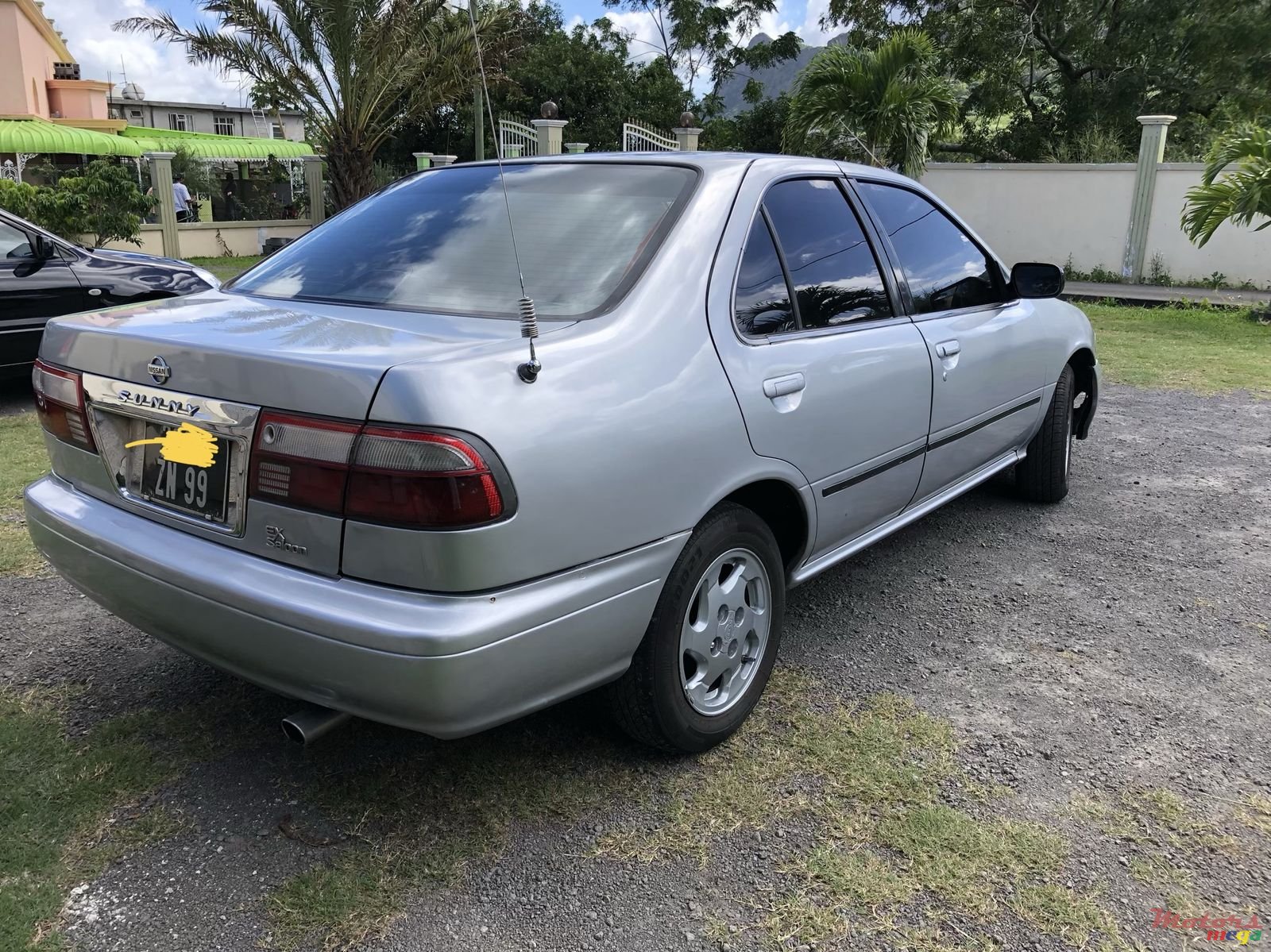 1999' Nissan Sunny photo #2