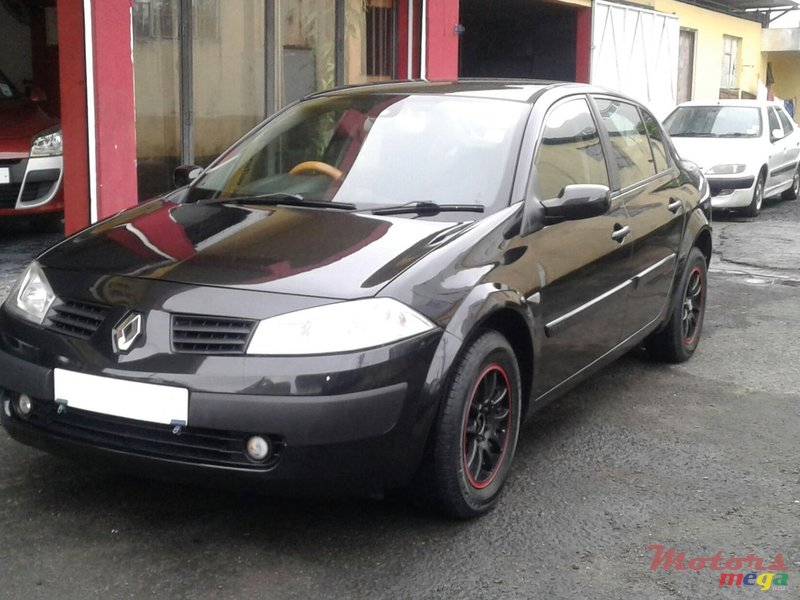 2005' Renault Megane photo #1