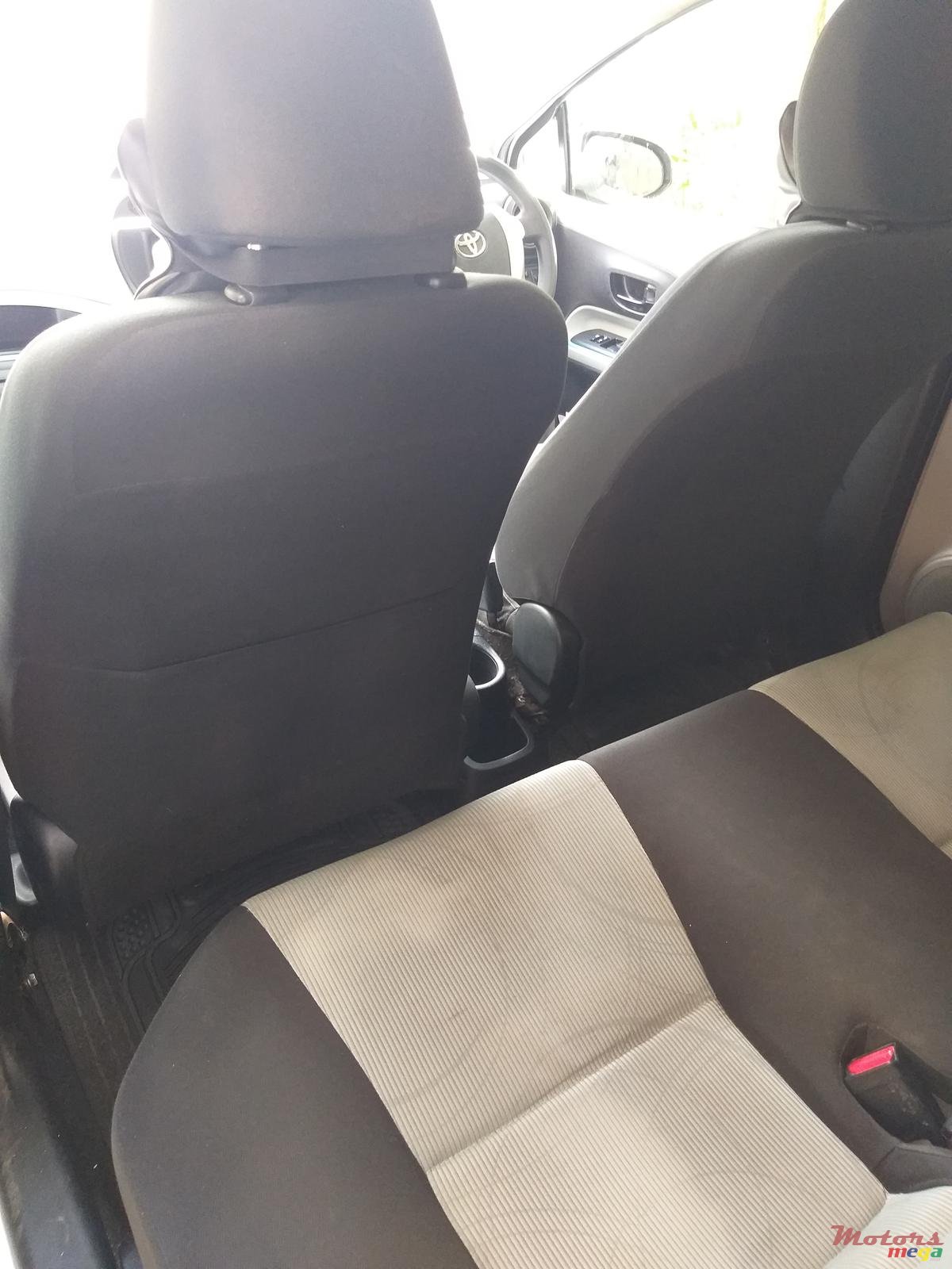 2013' Toyota Aqua photo #6