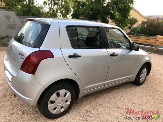 2008' Suzuki Swift photo #2