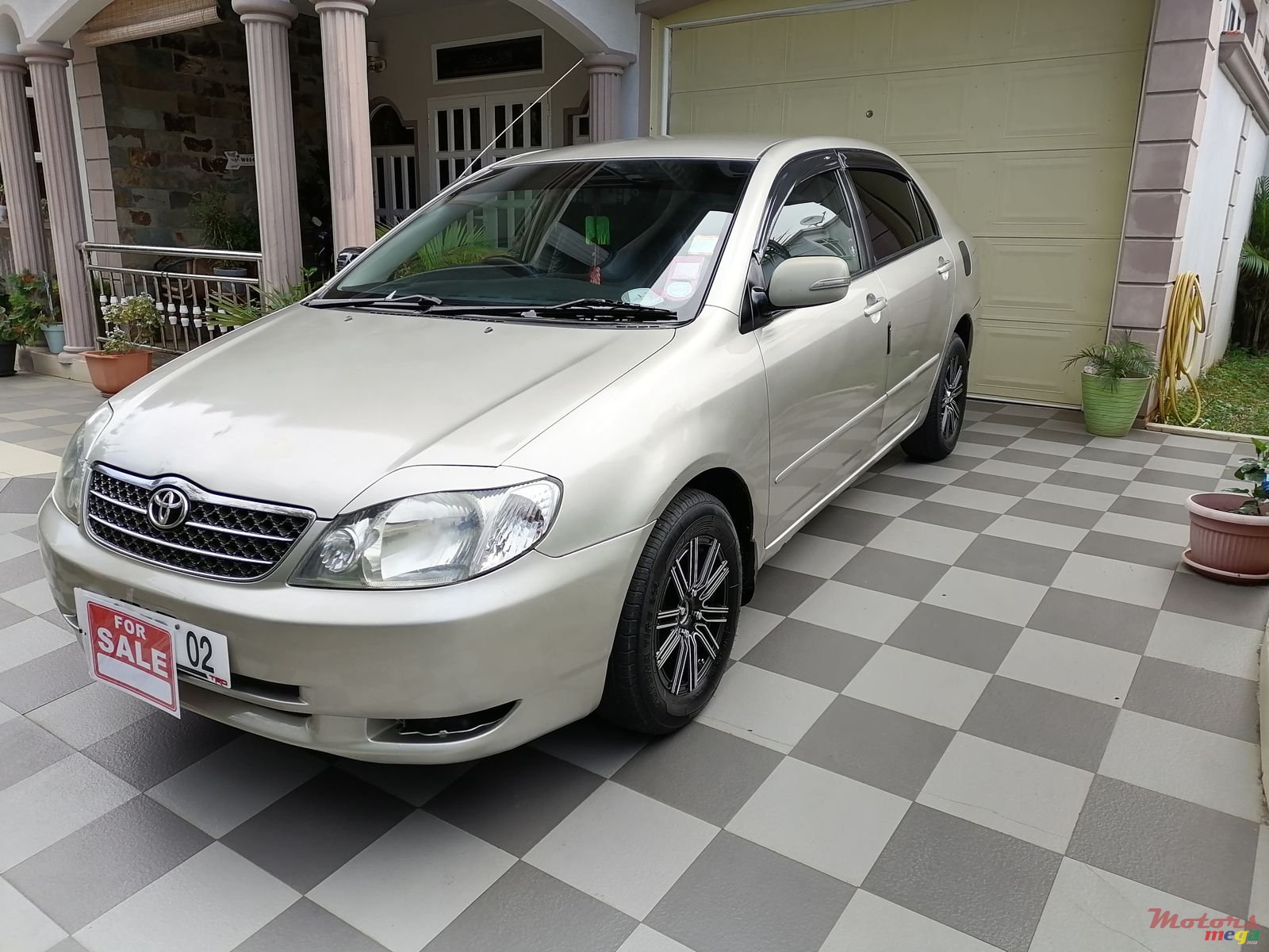 2002' Toyota Corolla photo #1