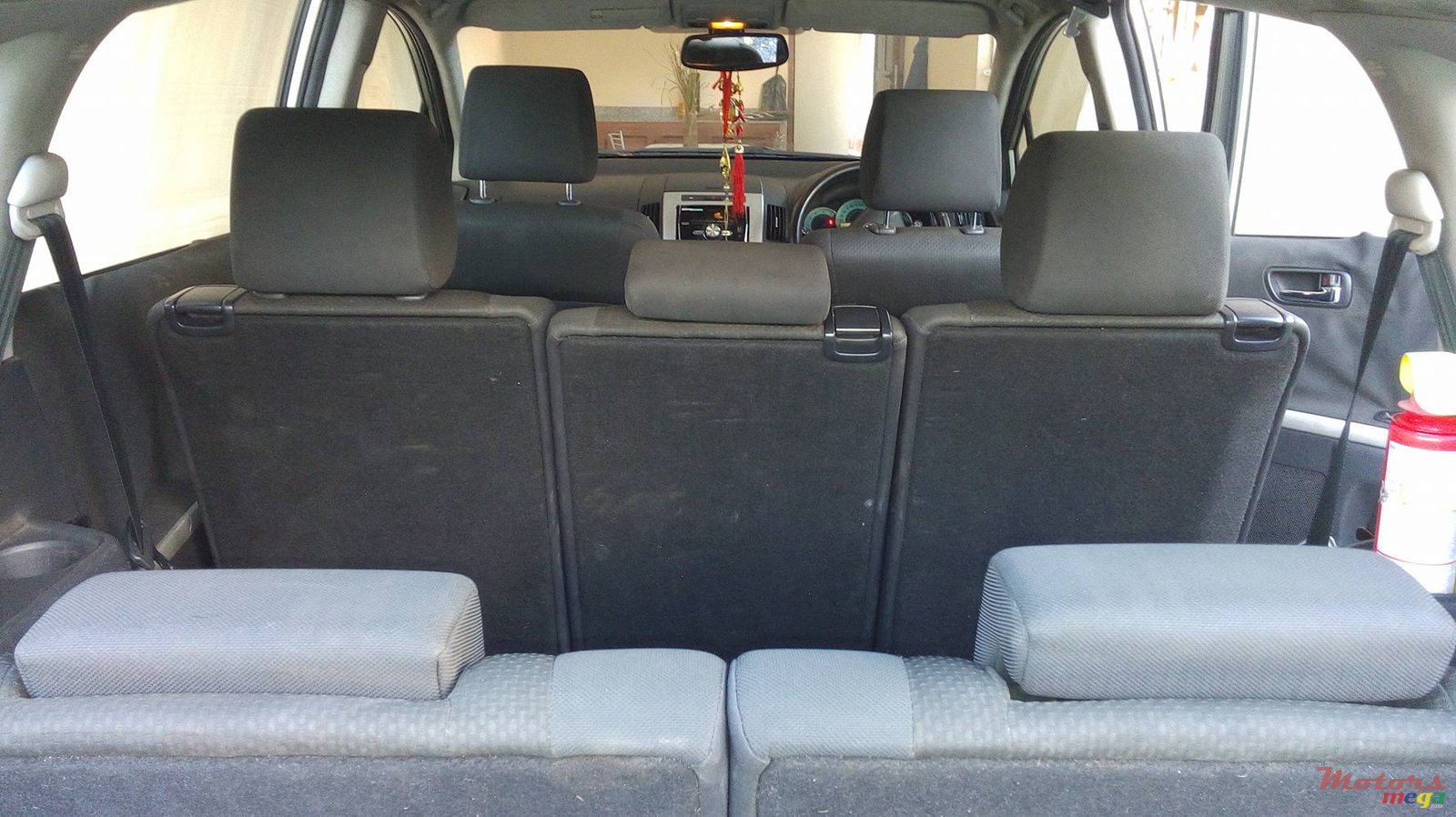 2004' Toyota Corolla Verso photo #2