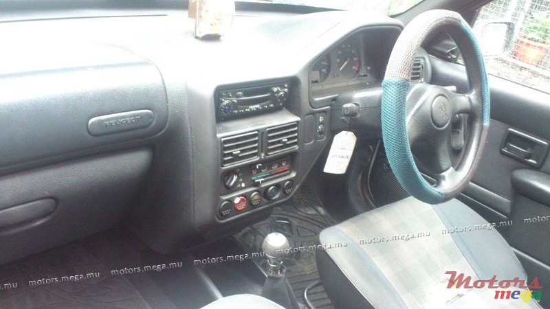 2001' Peugeot 106 Original photo #2
