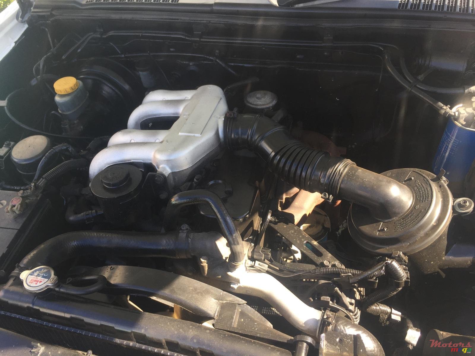 2004' Nissan 4x4 photo #2