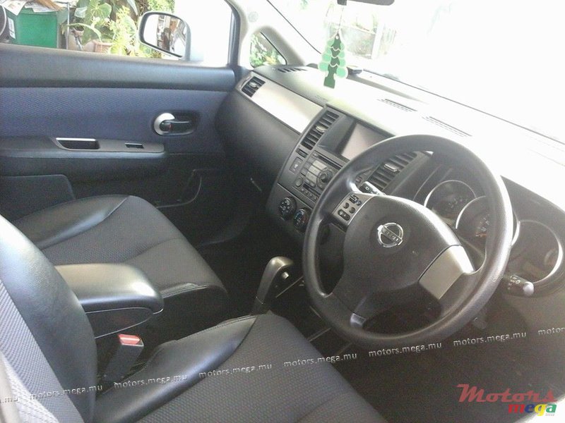 2005' Nissan photo #2