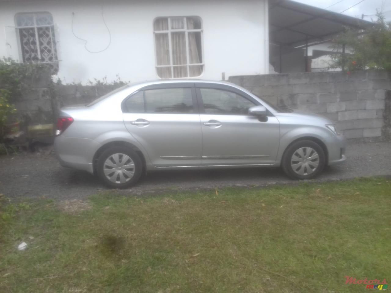 2013' Toyota Axio photo #3