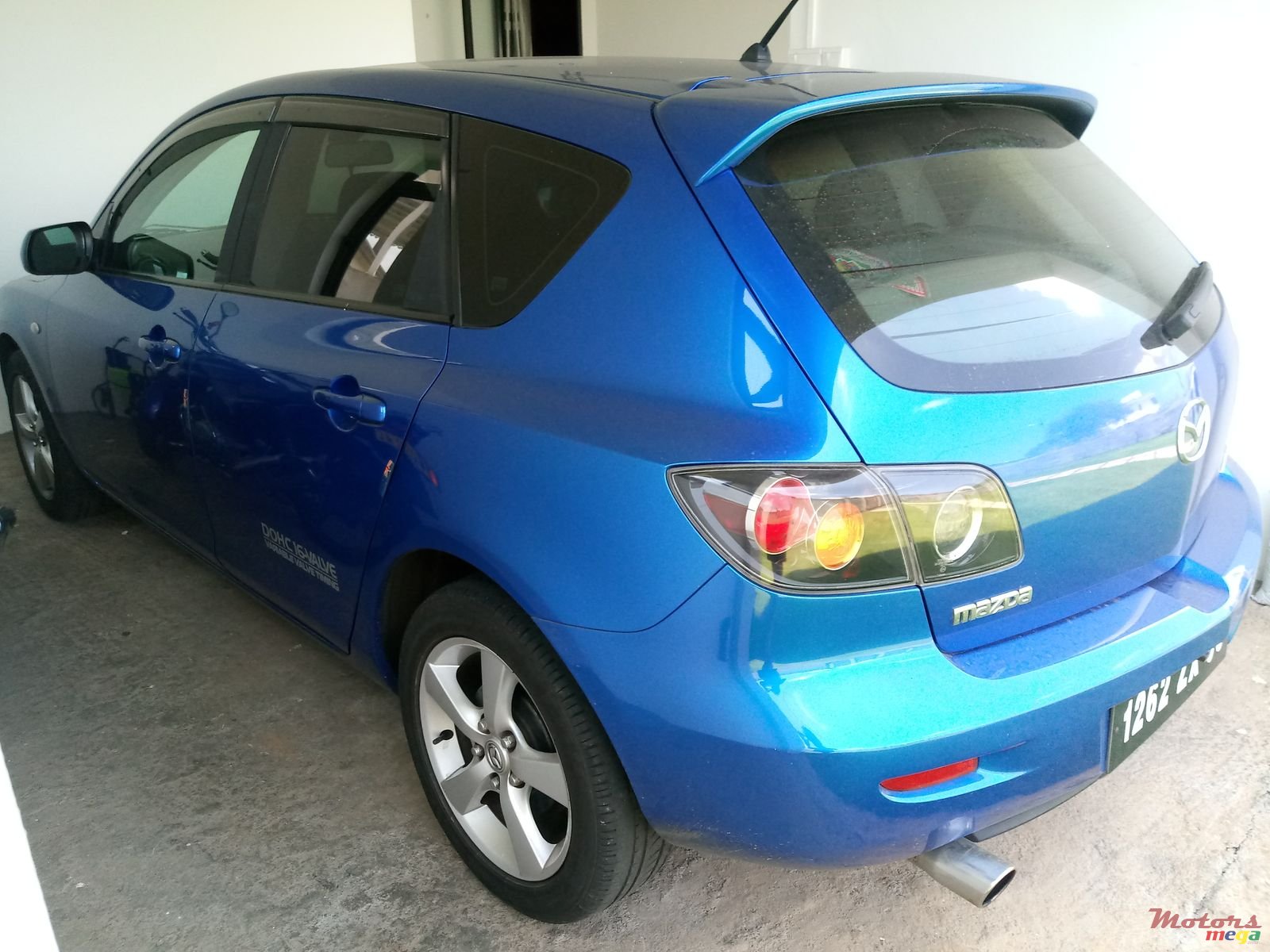 2005' Mazda Axela photo #3