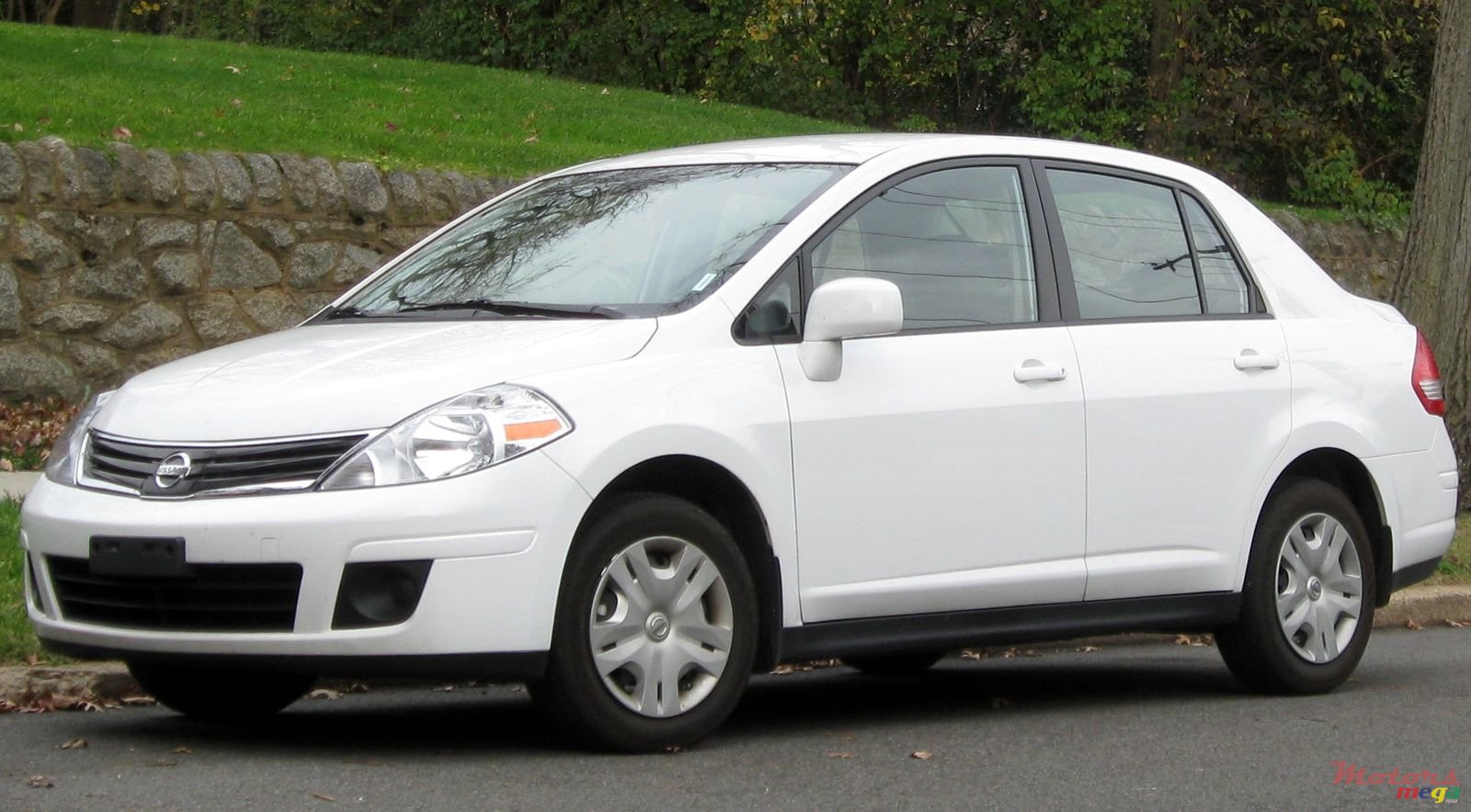 2007' Nissan Tiida photo #1