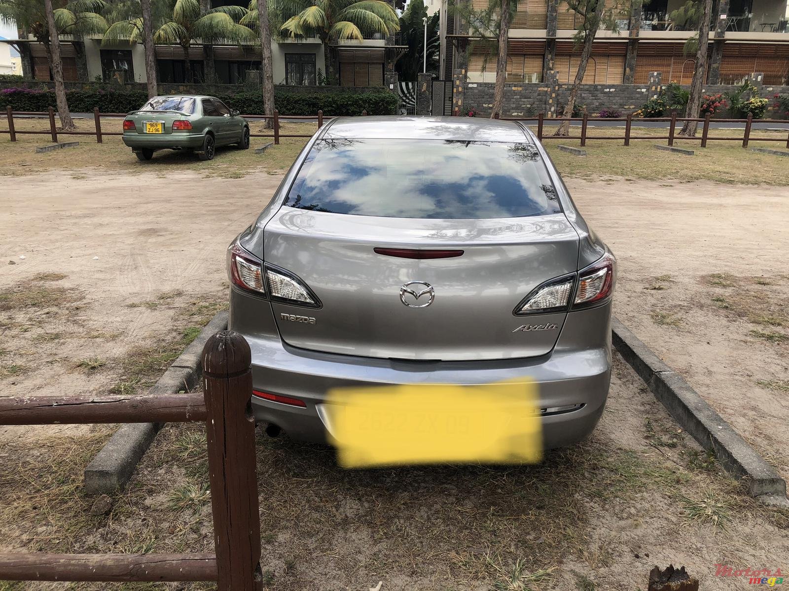 2009' Mazda Axela photo #3