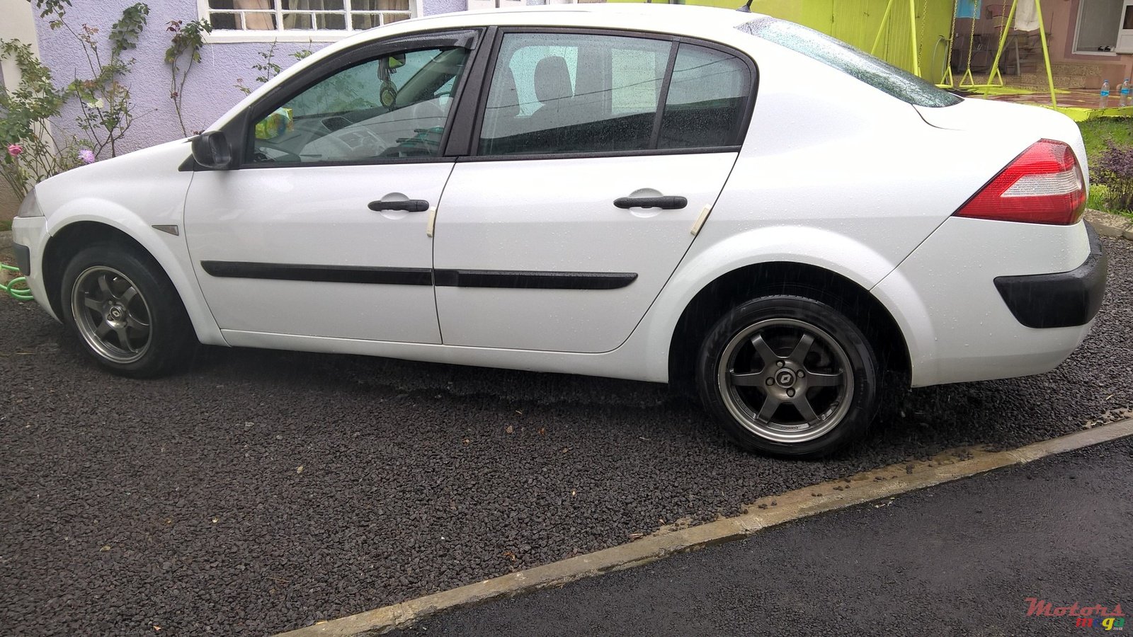 2004' Renault Megane photo #1