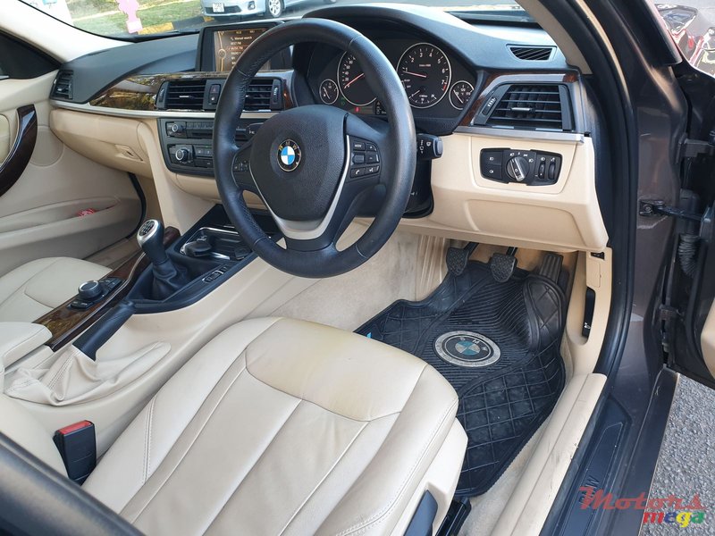 2014' BMW 3 Series Sedan photo #4