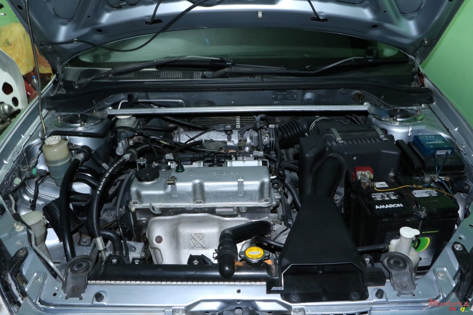 2004' Mitsubishi Lancer GLX photo #5