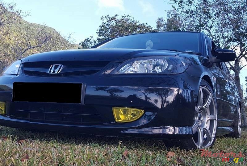 2005' Honda Civic RS photo #2