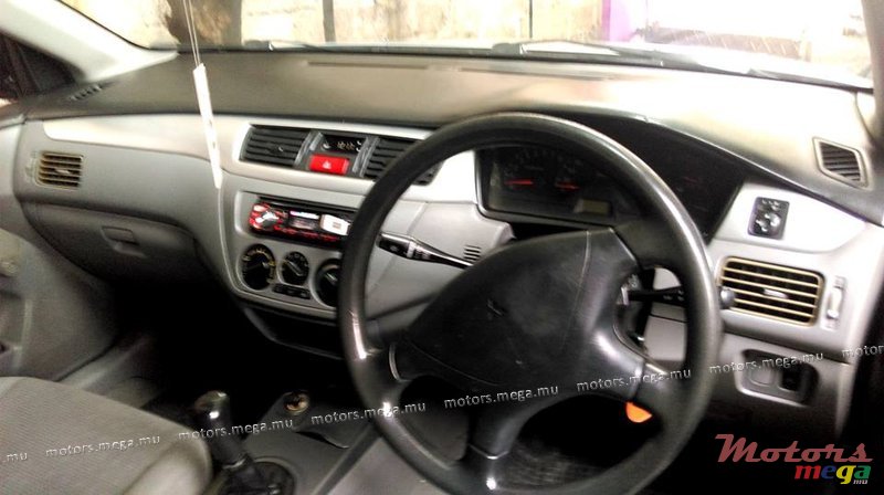 2003' Mitsubishi photo #4