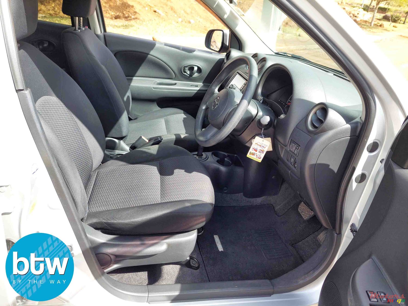 2012' Nissan March photo #5