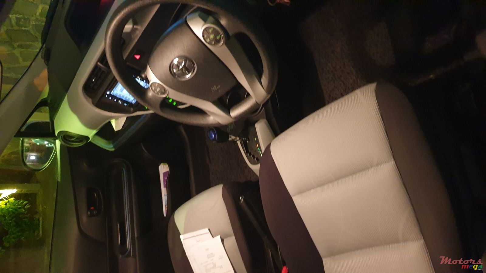 2014' Toyota Aqua photo #3