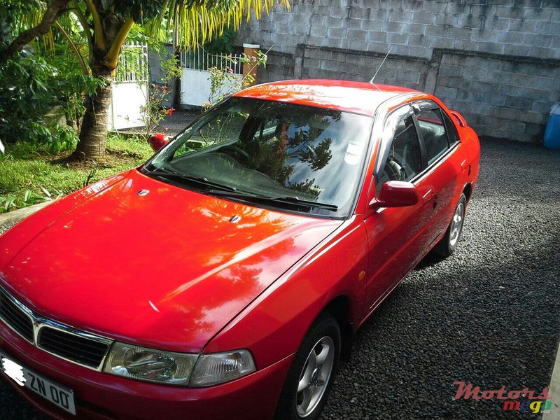 2000' Mitsubishi Lancer Glx photo #1