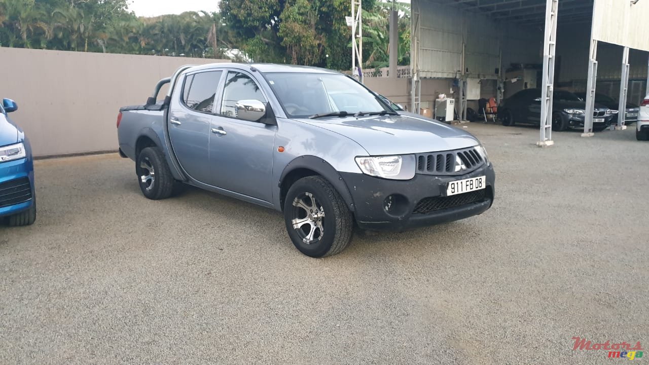 2008' Mitsubishi L 200 photo #1