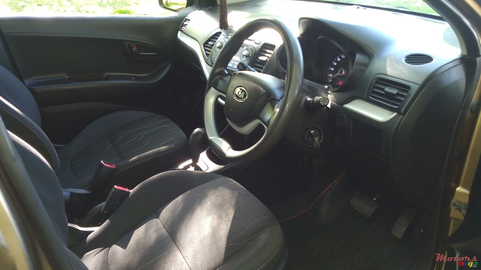 2012' Kia Picanto photo #5