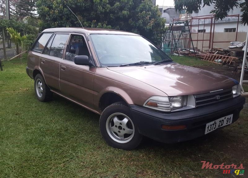 1991' Toyota Corolla photo #2