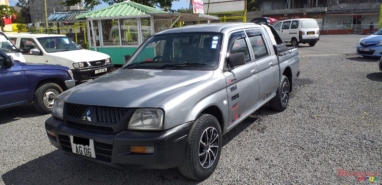 2006' Mitsubishi L 200 photo #1