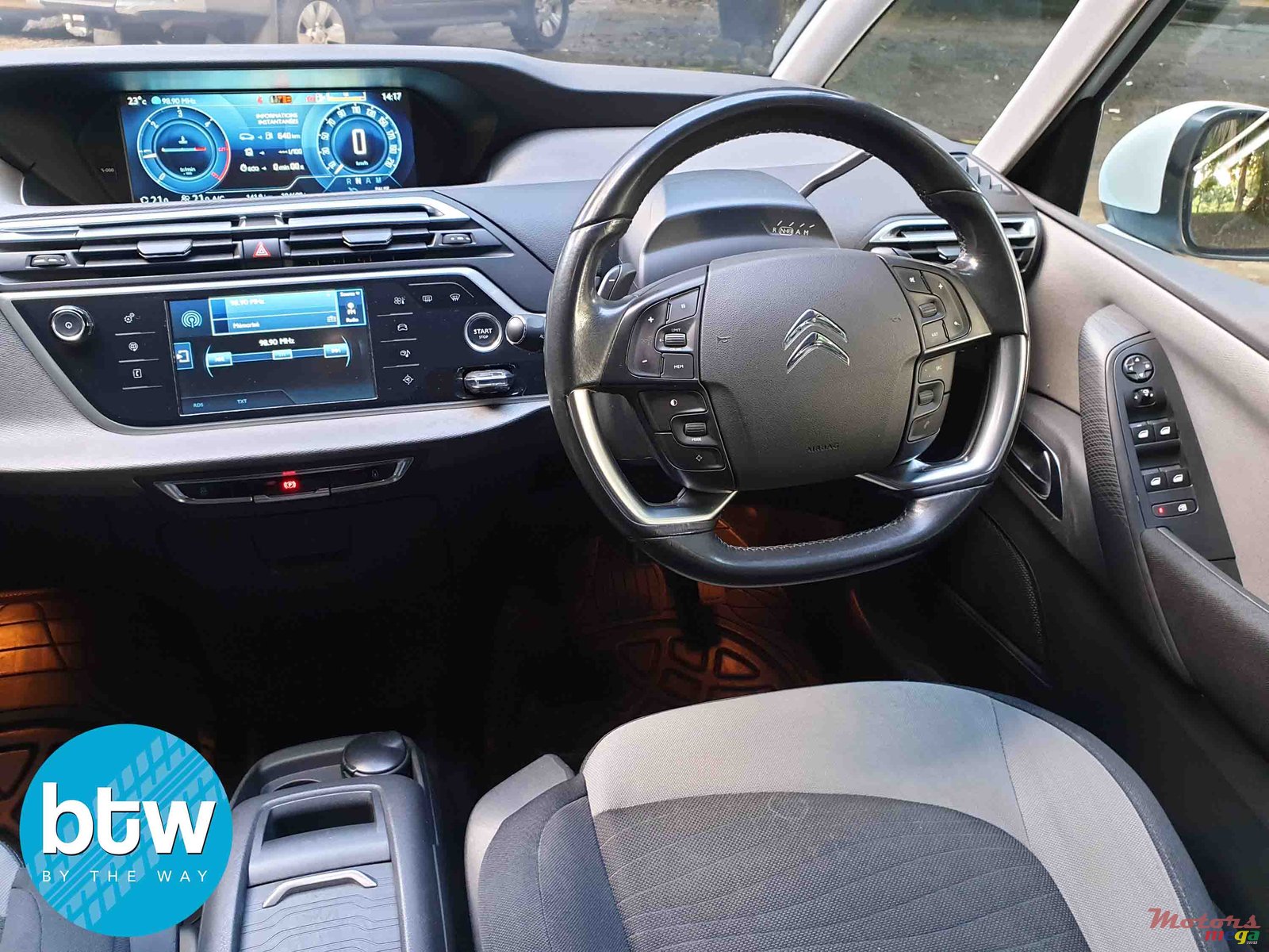 2014' Citroen C4 Picasso B78 photo #5